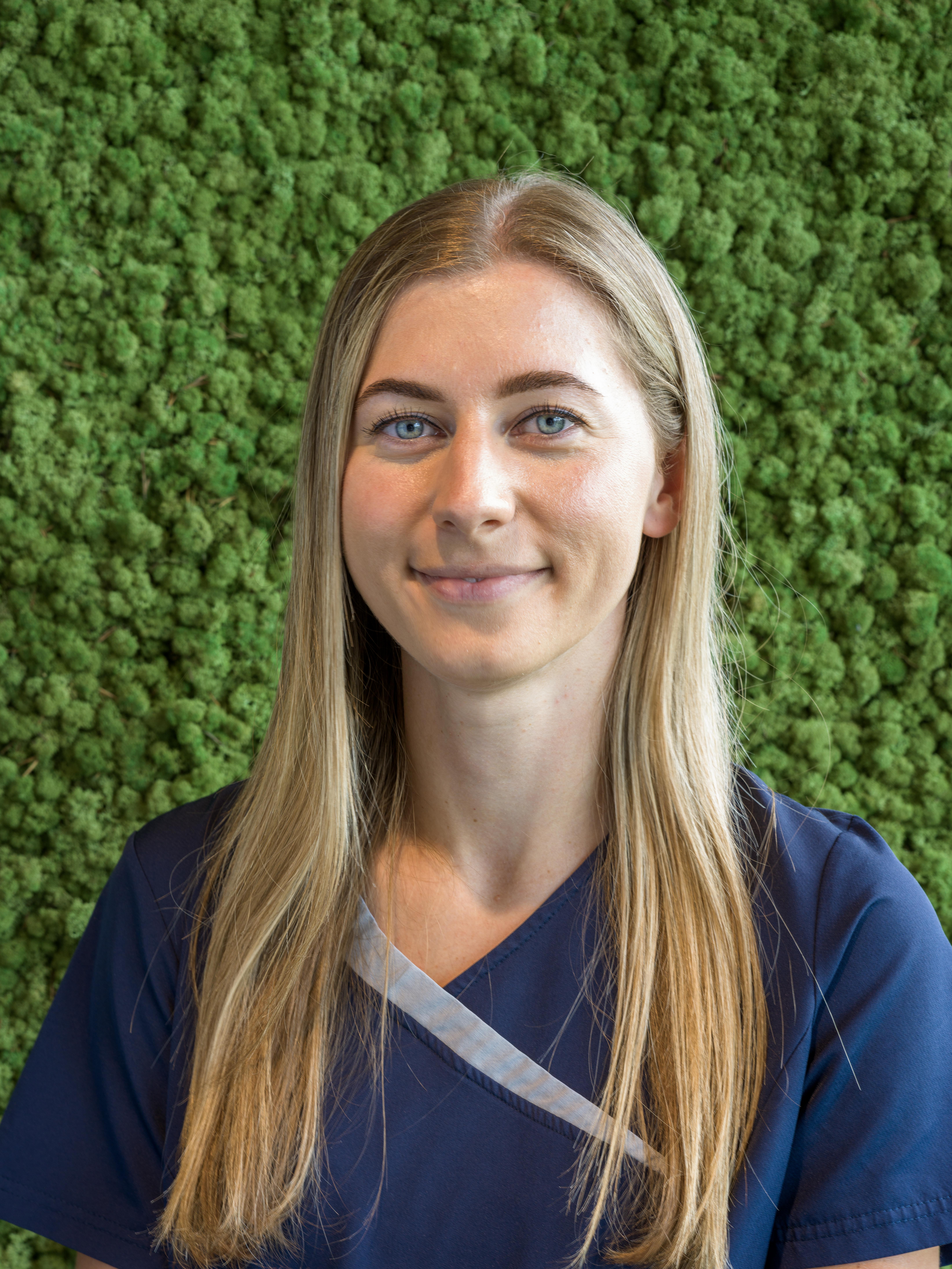 pasfoto van Nina Wezerijn